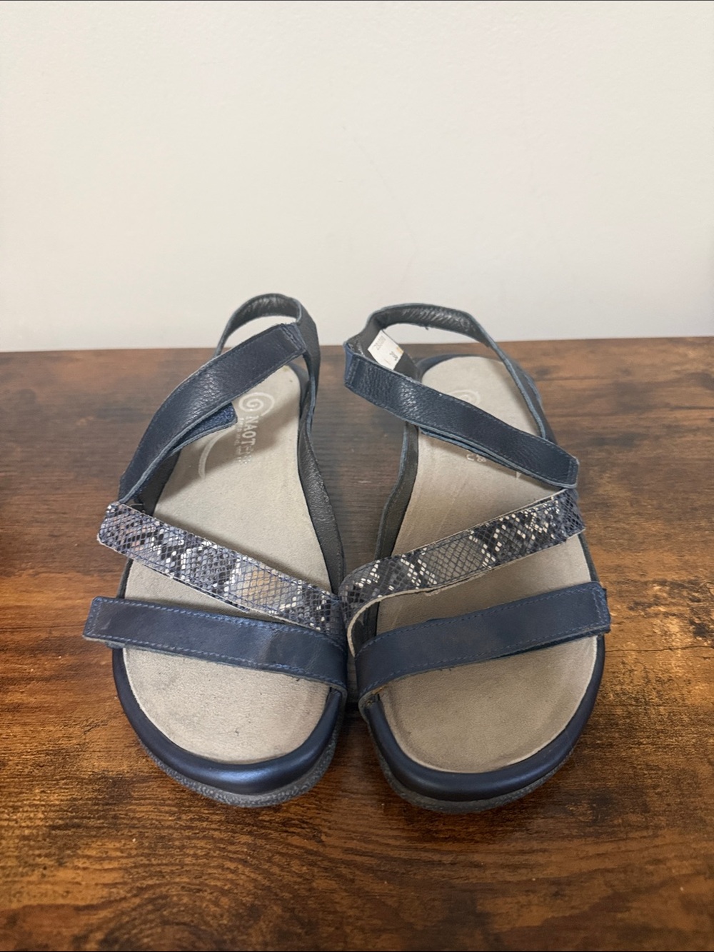 Naot Navy Leather Metallic Strappy Comfort Sandals EU 38 Like New